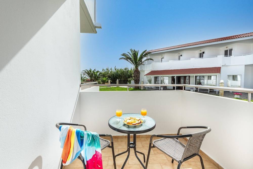 Mrs Chryssana Beach Hotel by GHH 1