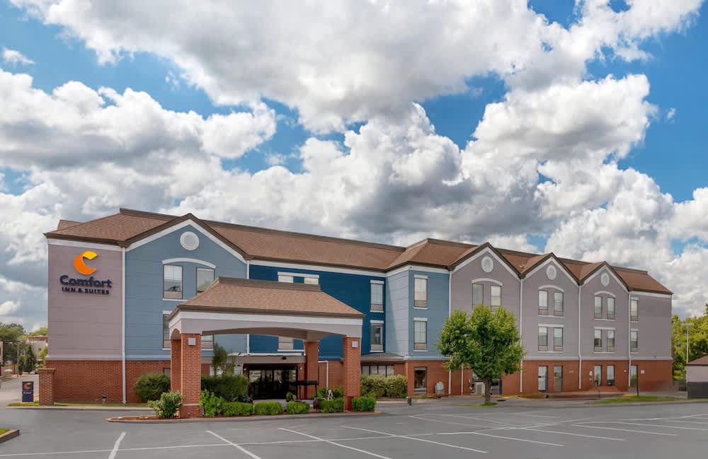 Comfort Inn & Suites Saint Louis Lafayette Square 1