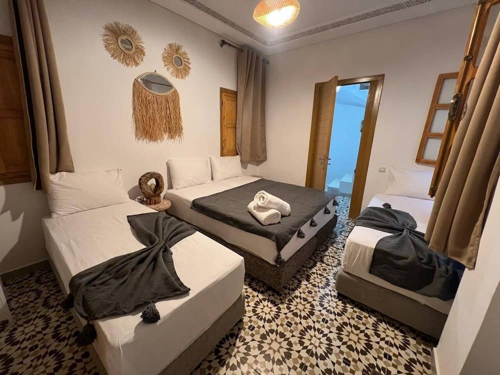 RIAD HOUCINE 1