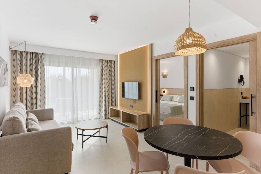 Aquasol Aparthotel 1