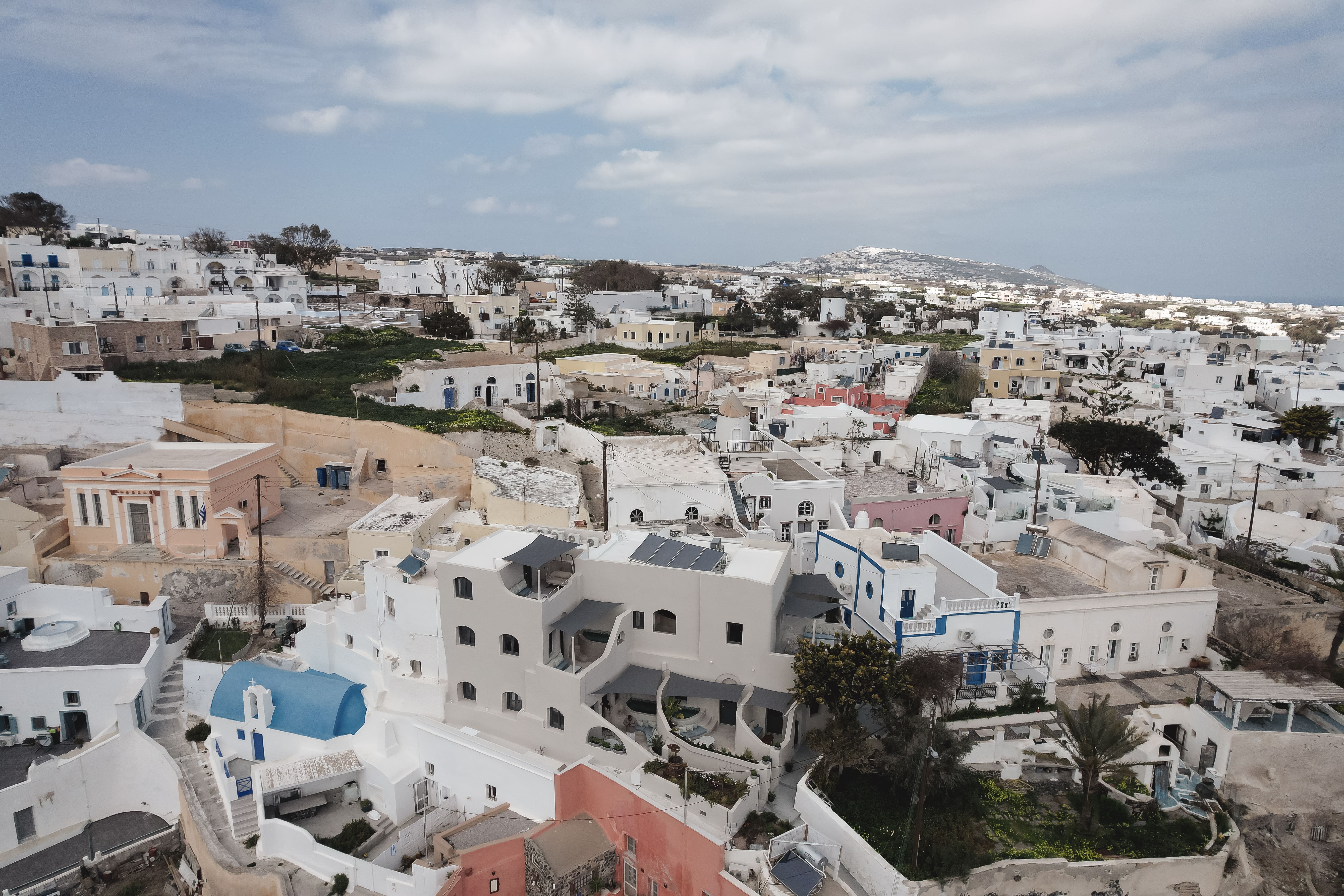 Hotiday Santorini Mesaria 1