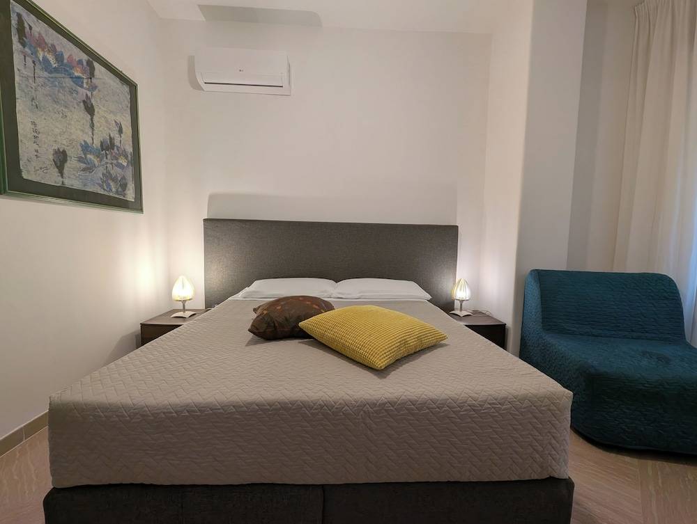 Napoli City Inn 1