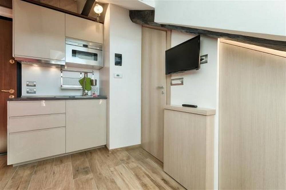 Torino Multifunctional Stylish Studio 2