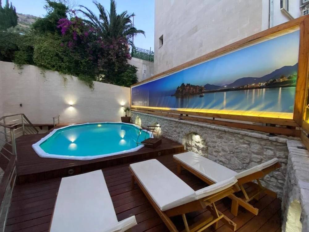 Dzaleta Boutique Suites & Pool 1