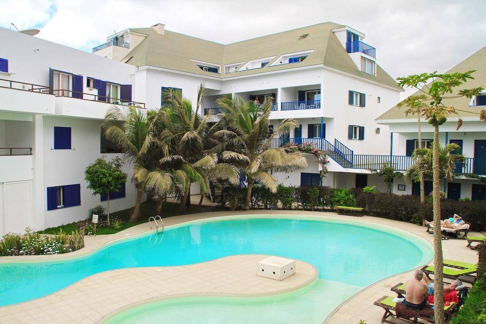 Leme Bedje - Two bedroom, Pool, WiFi & Beachfront 1