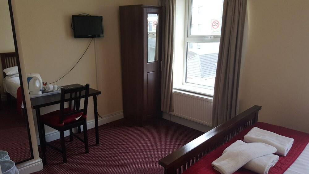 Hazelbrook House B&B 1