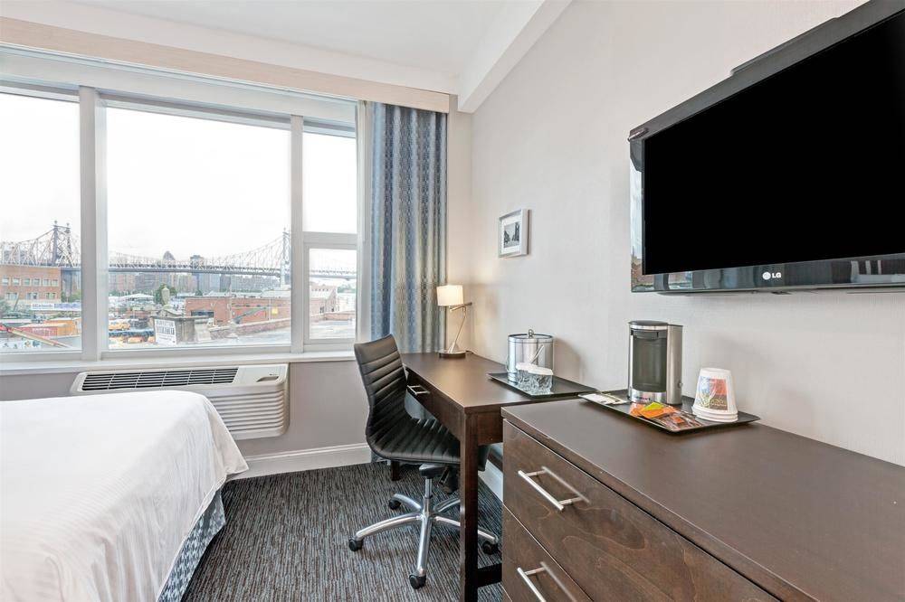 WYNDHAM GARDEN LONG ISLAND CITY 2
