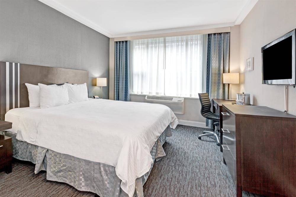 WYNDHAM GARDEN LONG ISLAND CITY 1