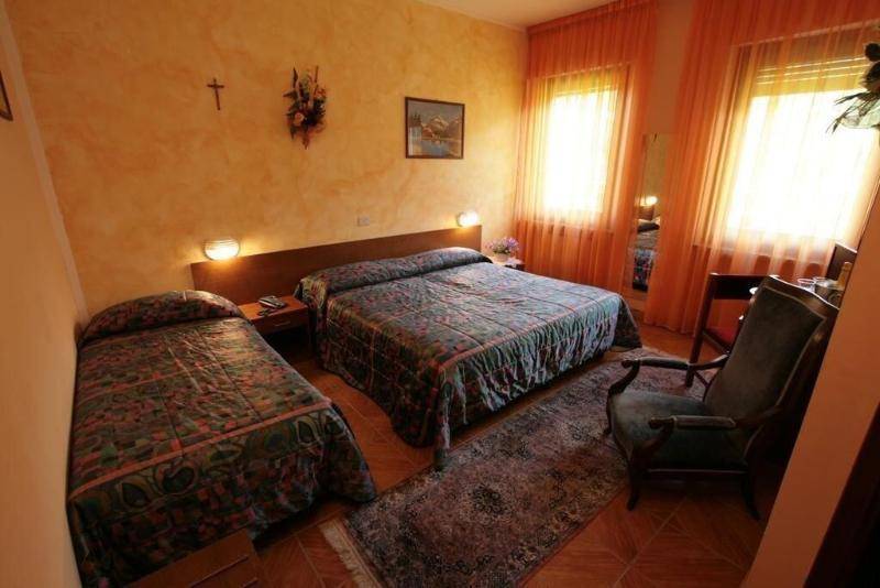 Hotel Sarre 2
