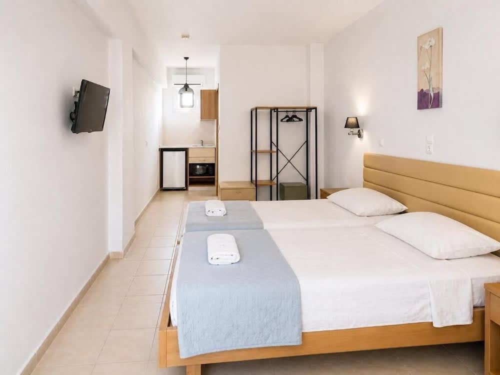 Agnes Beach Hotel Apartments 2