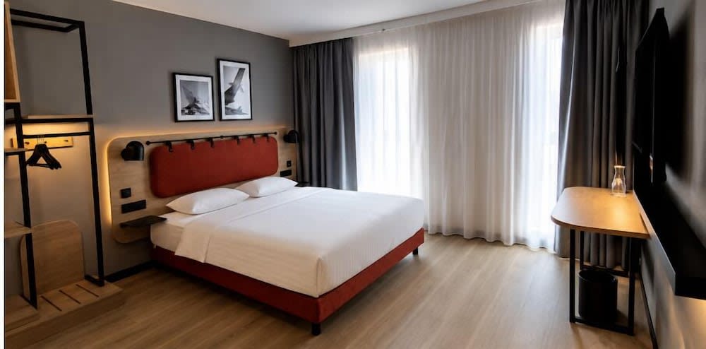 CAMPANILE PRIME WARSAW AIRPORT 2