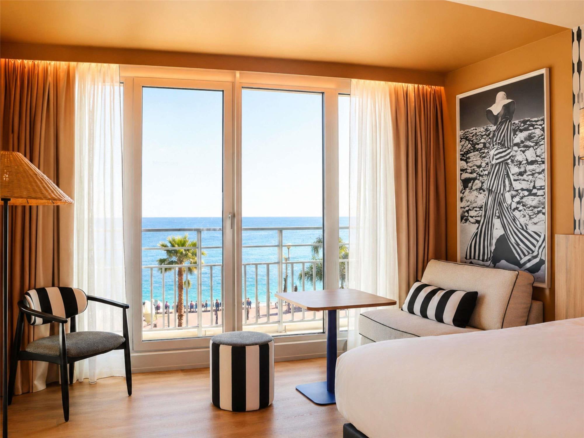 Mercure Nice Promenade Des Anglais 1