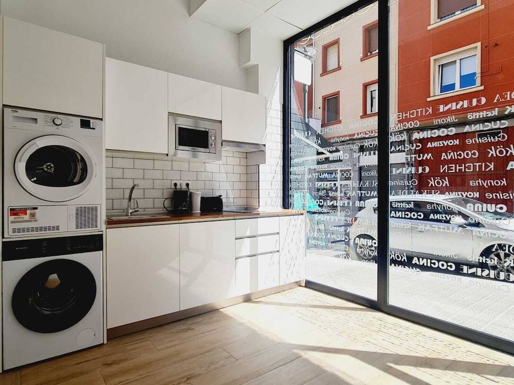 Bilbao ROOMS & KITCHEN Rekalde 1