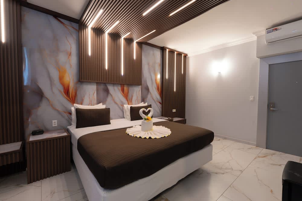 Elegance hotel & Casino 2