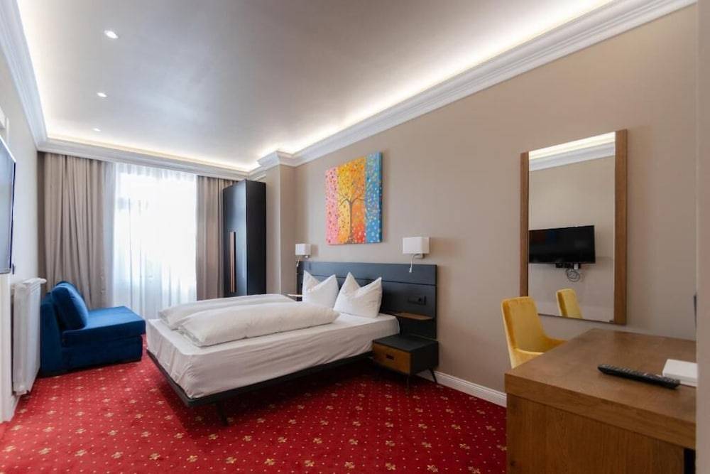 2H Horizon Hotel 1