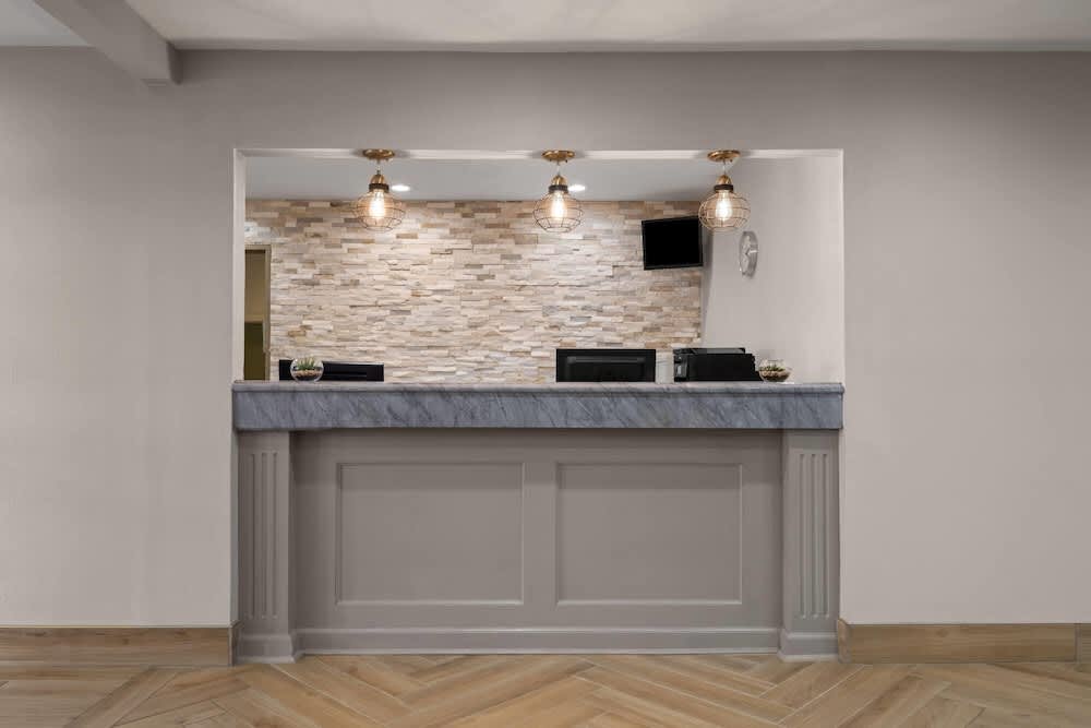 La Quinta Inn by Wyndham Milwaukee Airport / Oak Creek 2