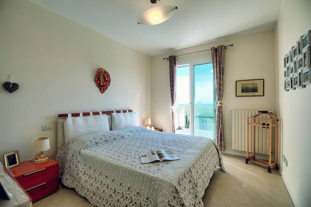 Villa Lucia Riviera dei Fiori, Sea-View and Pool 1