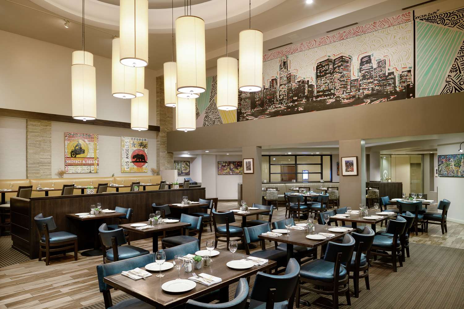 Doubletree by Hilton Los Angeles Downtown 1
