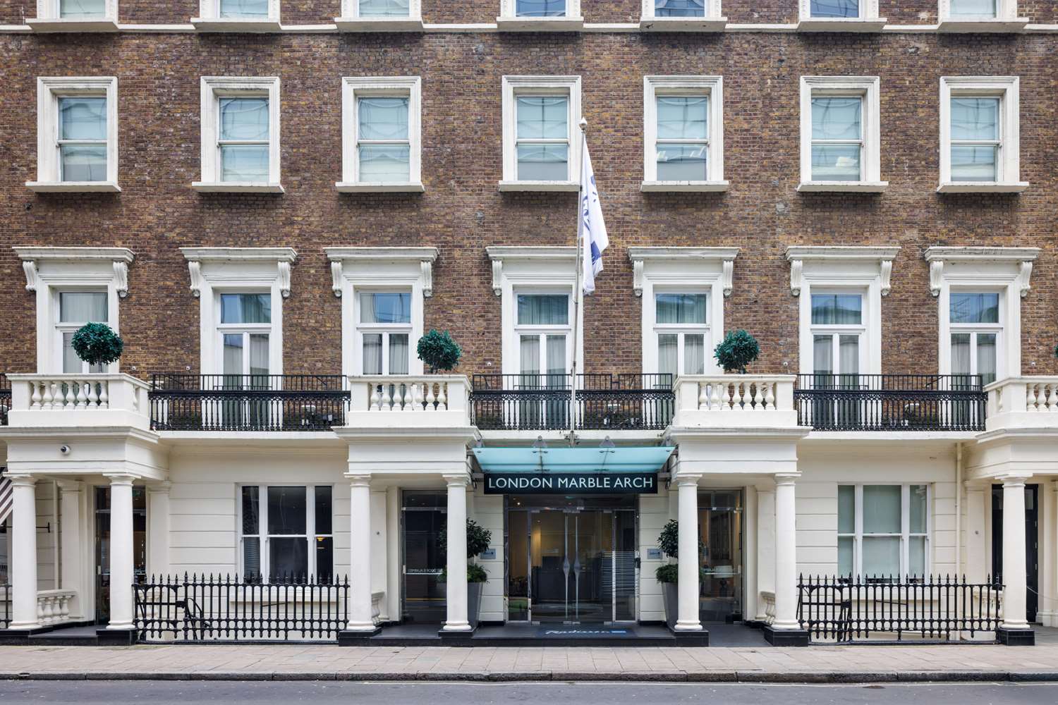 Guild Hotel Marble Arch 1