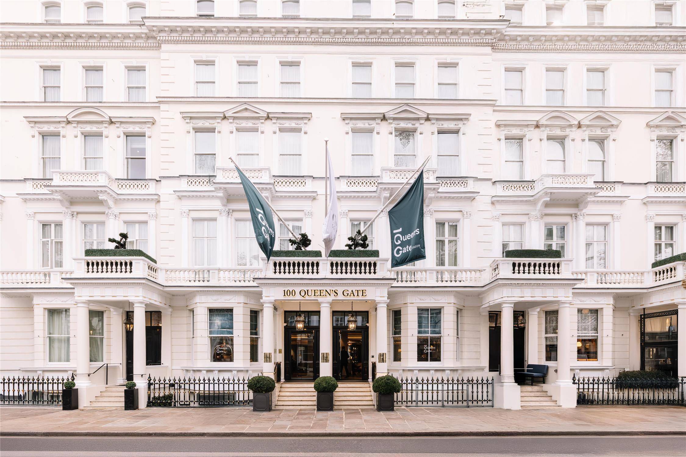 100 Queen's Gate Hotel London, Curio Collection by Hilton 1