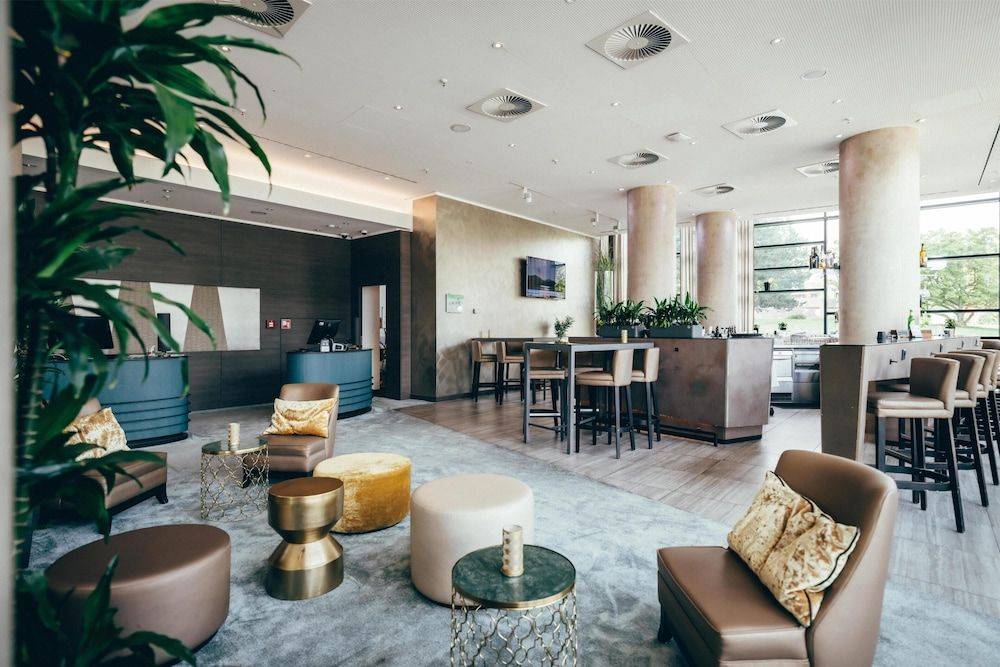 Radisson Blu Hotel, Bonn (T) 1