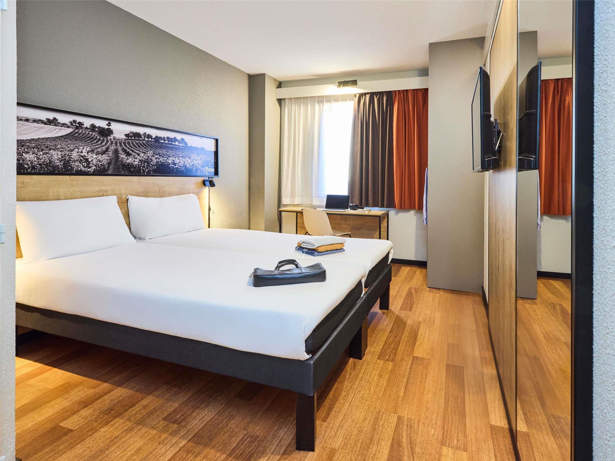 Ibis Valladolid 1