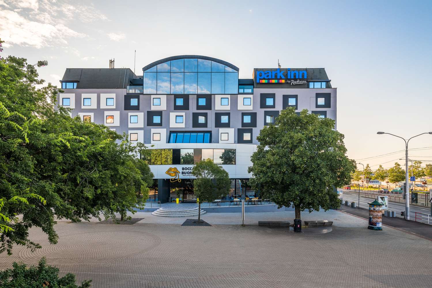 Park Inn by Radisson Danube Bratislava 1