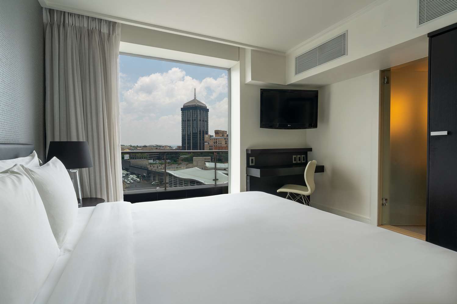Radisson Blu Gautrain Hotel, Sandton Johannesburg 2