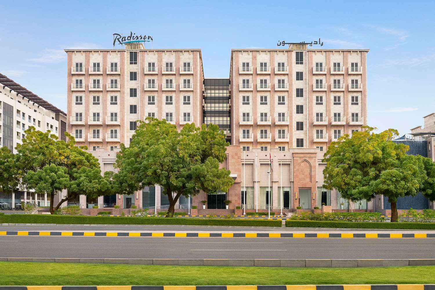 Radisson Hotel Muscat Panorama 1