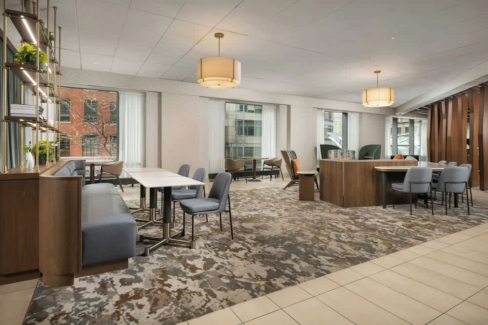 SpringHill Suites Chicago Downtown/River North 2