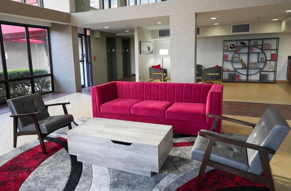Ramada by Wyndham Tulsa Broken Arrow 2