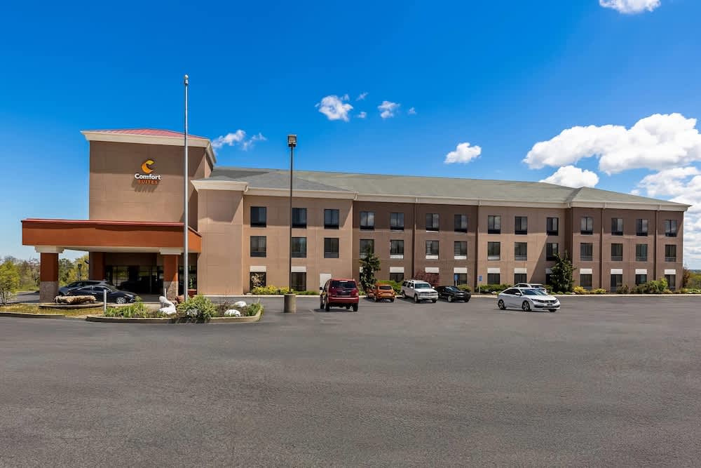 Comfort Suites Edinboro 1