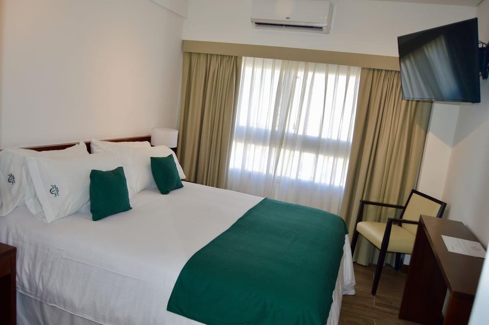 Hotel 6 De Octubre 2