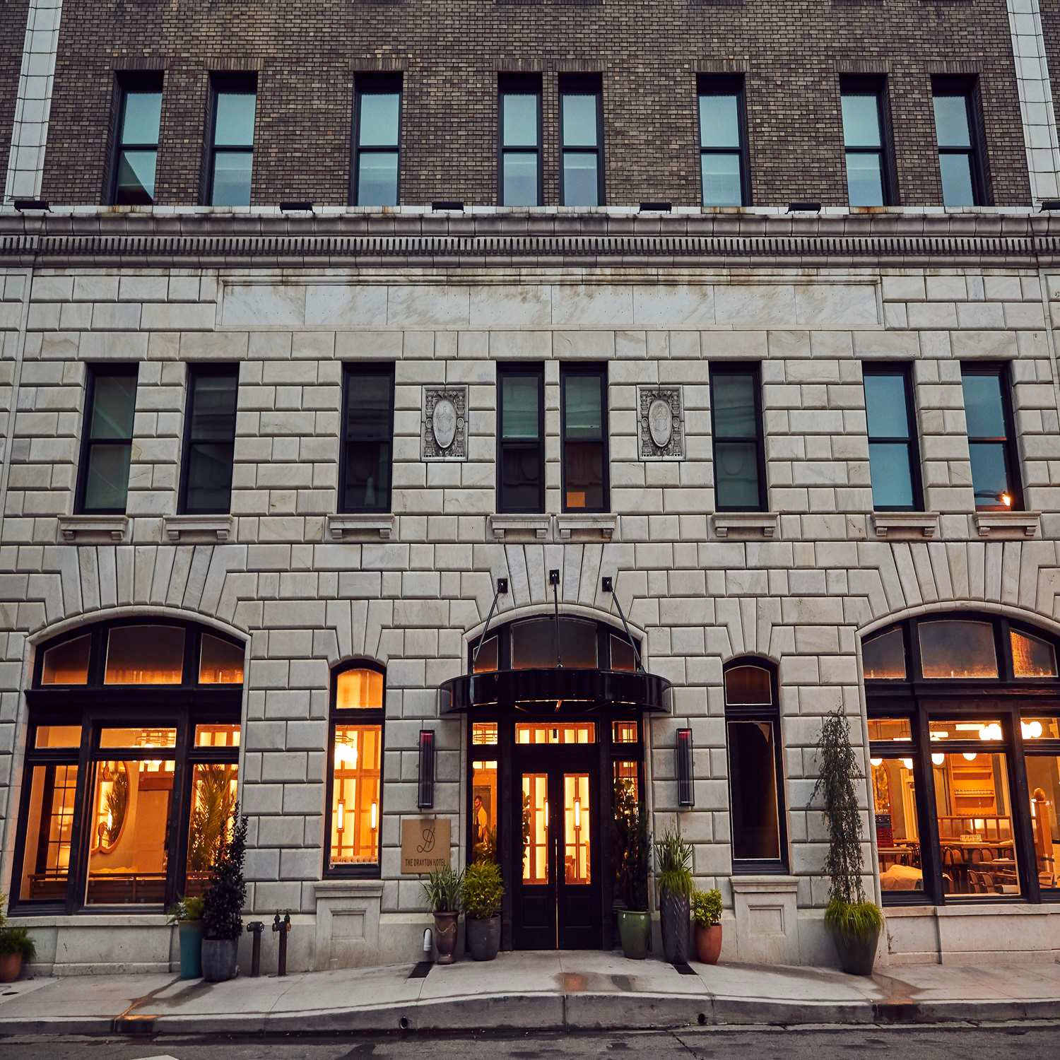 The Drayton Hotel Savannah, Curio Collection by Hilton 1