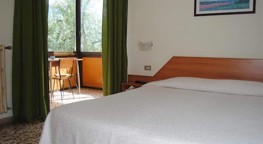 Hotel Mercedes 2