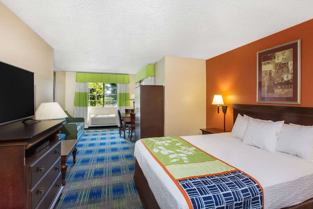 Days Inn by Wyndham Fremont 1