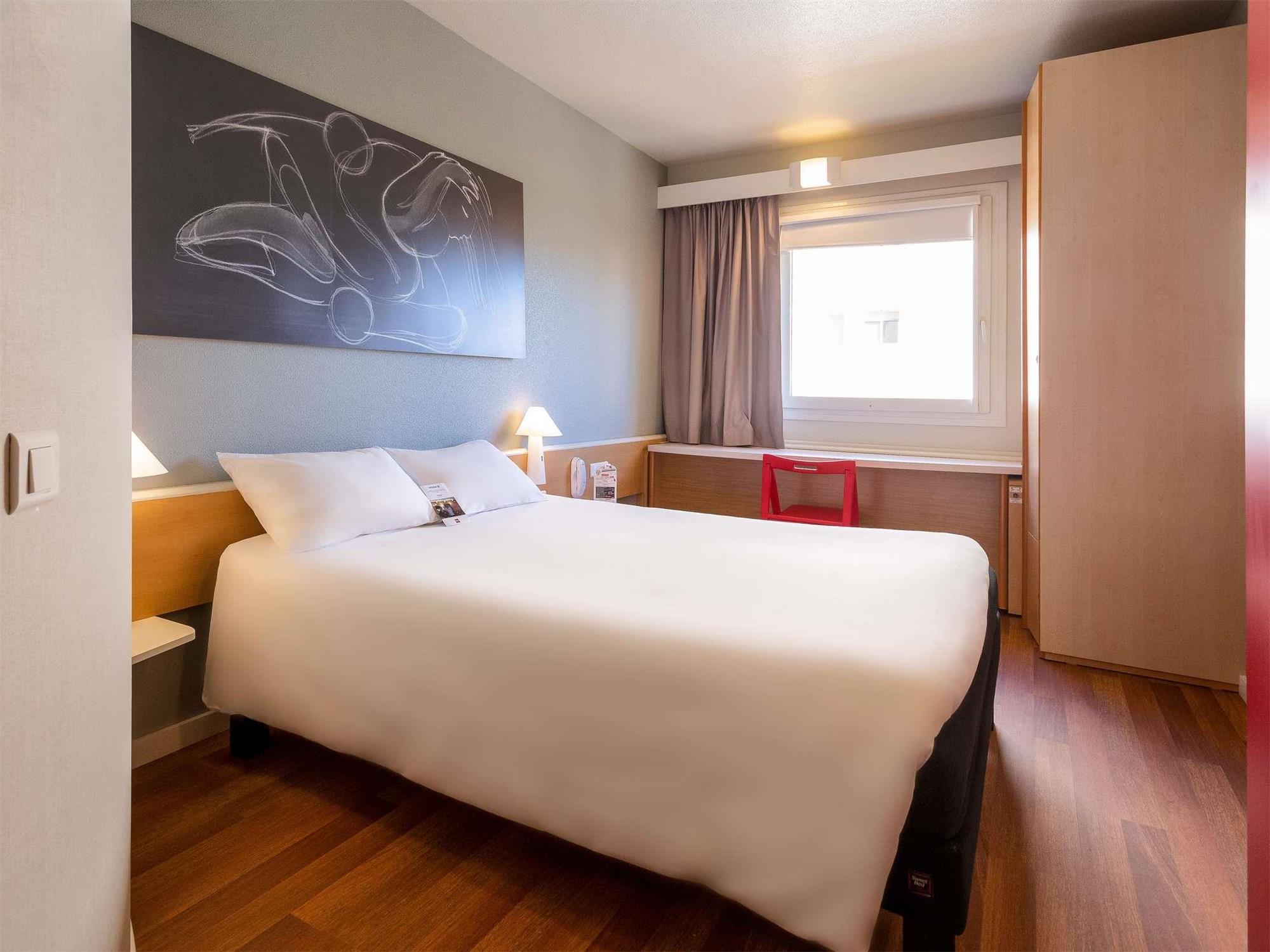 Ibis Elche 2