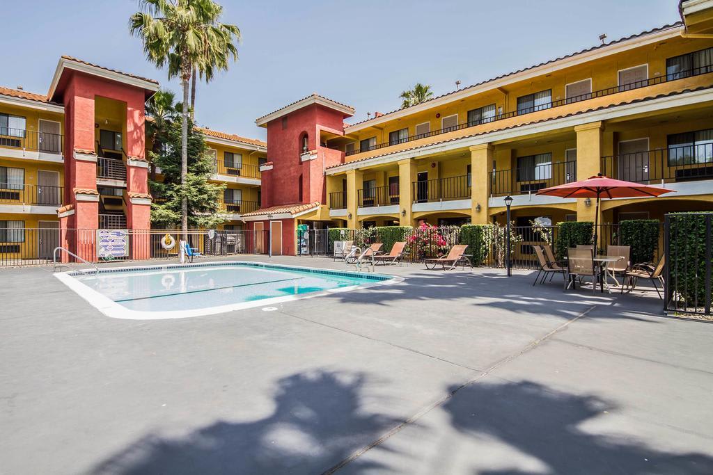 Rodeway Inn & Suites Rancho Cordova - Folsom 1