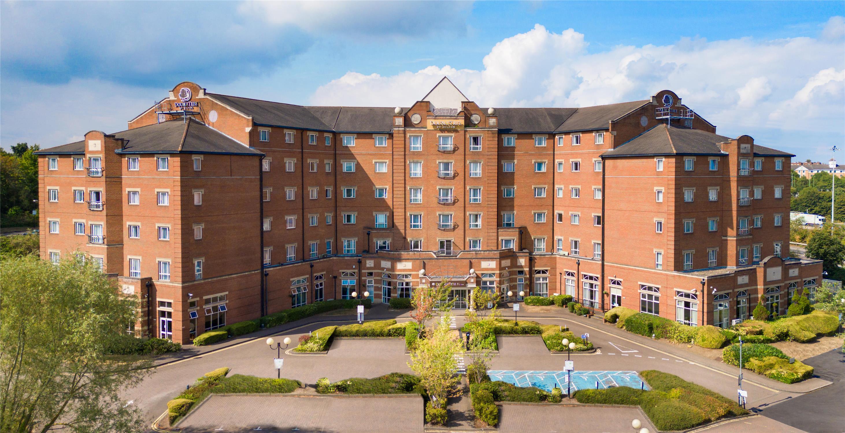 DoubleTree by Hilton Dartford Bridge 1