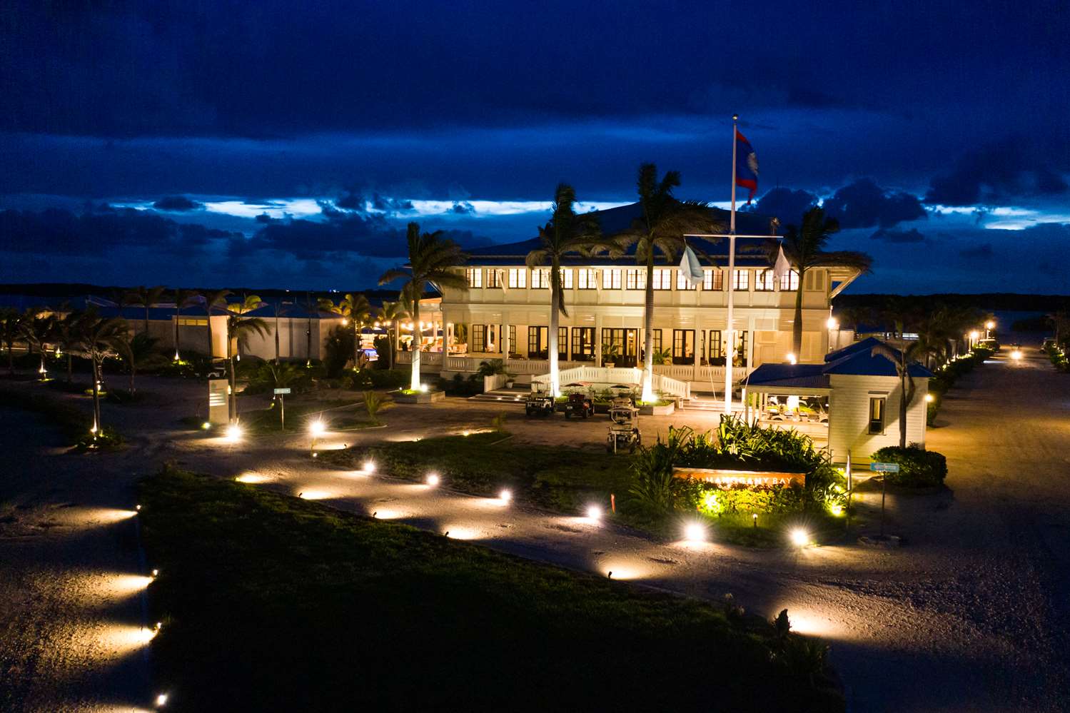 Mahogany Bay Resort & Beach Club, Curio Collection by Hilton 1