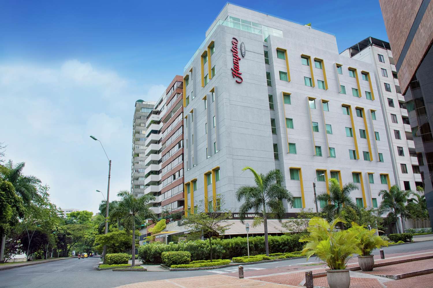 Hampton by Hilton Cali 1