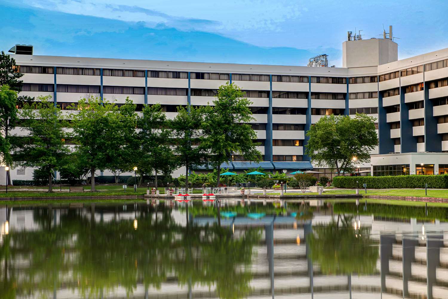 DoubleTree Suites by Hilton Raleigh - Durham 1