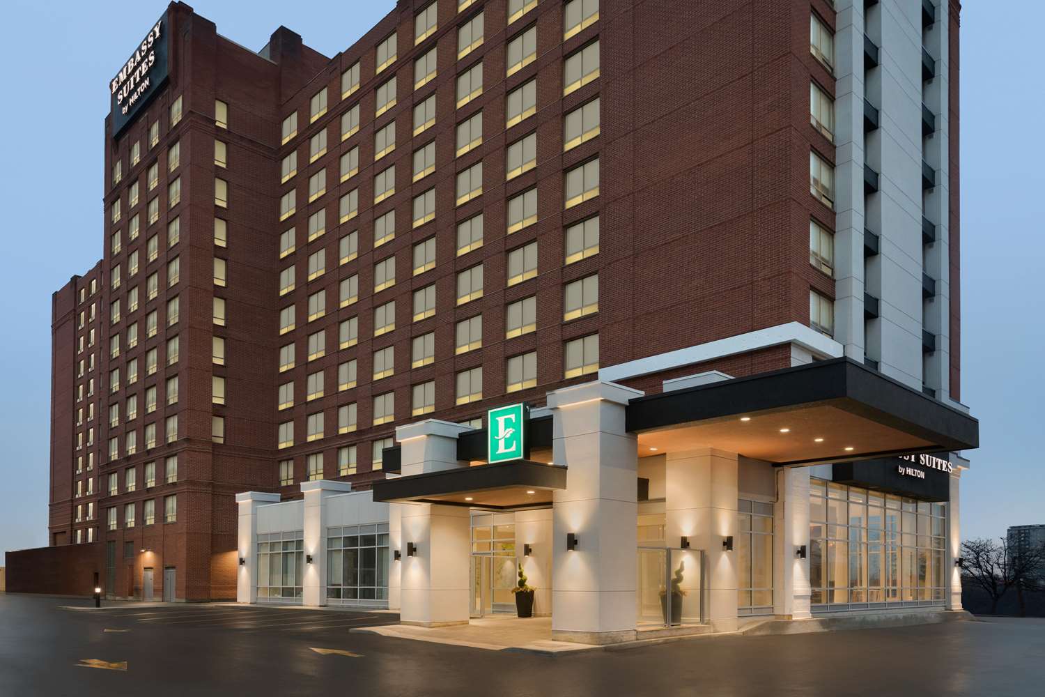 Embassy Suites by Hilton Toronto Airport 1