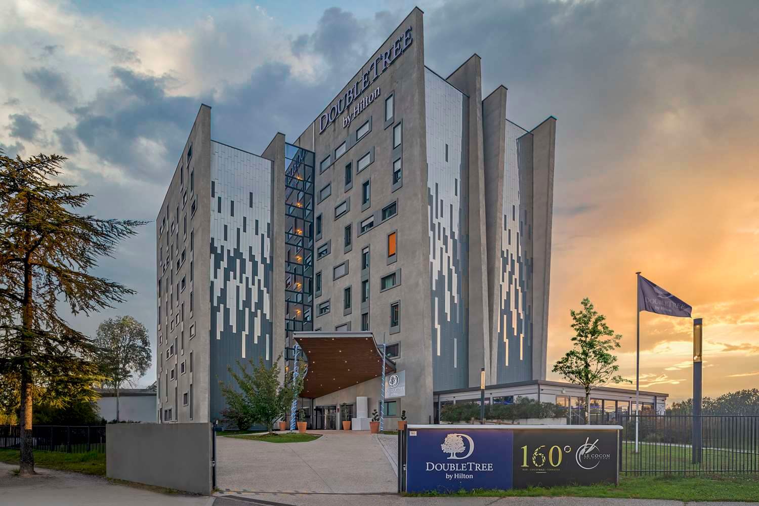 DoubleTree by Hilton Lyon Eurexpo & Spa 1