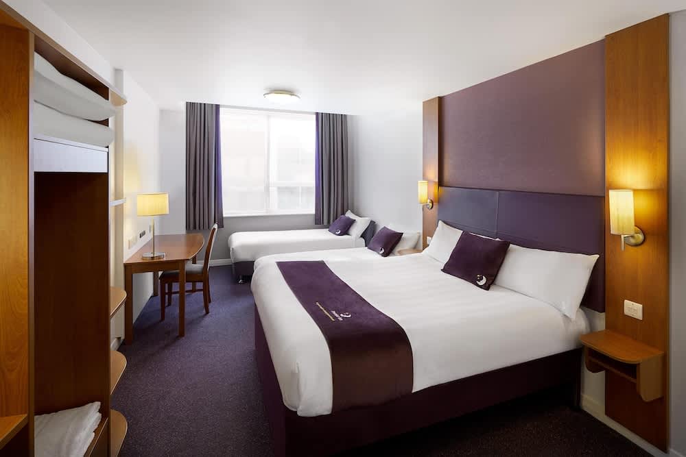 Premier Inn Swindon West - M4 J16 2