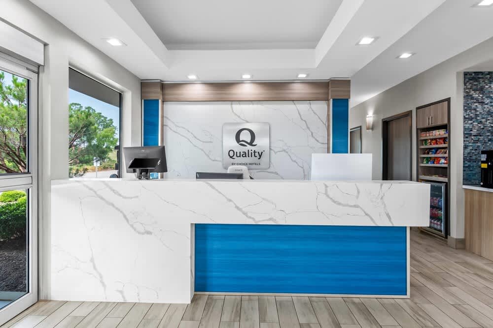 Quality Inn Shawnee North I-40 2