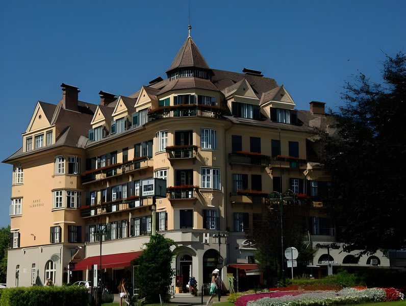 Hotel Carinthia Velden 1