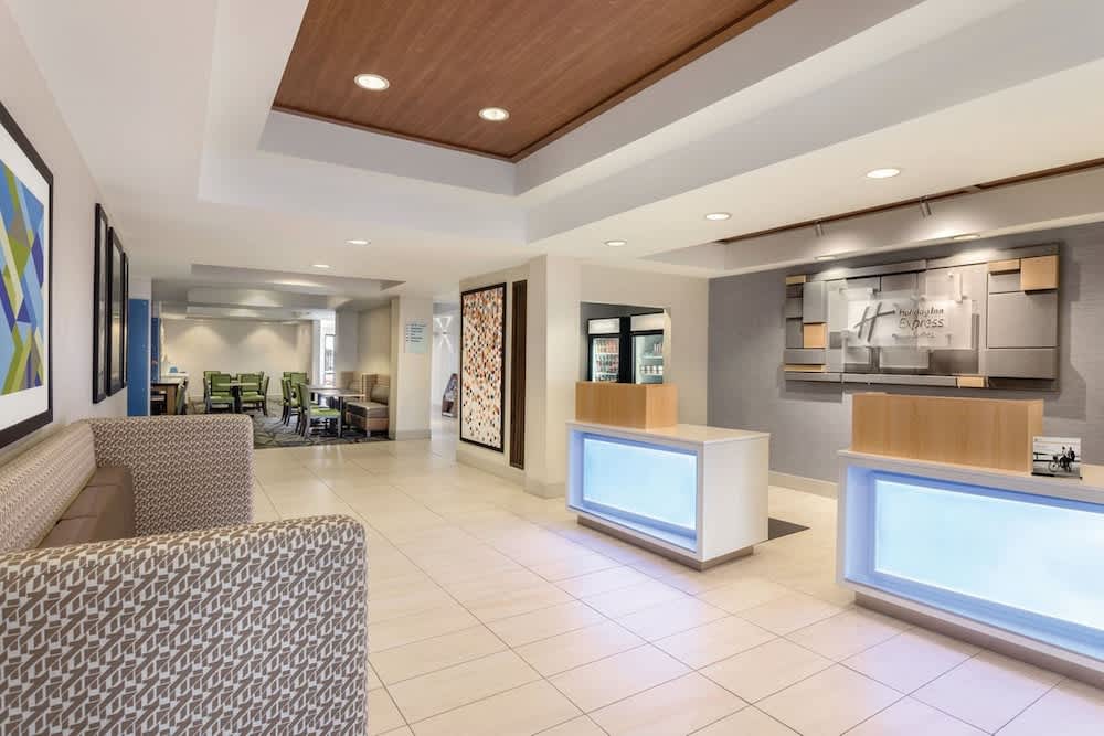 Holiday Inn Express Hotel & Suites Shawnee I-40 by IHG 2