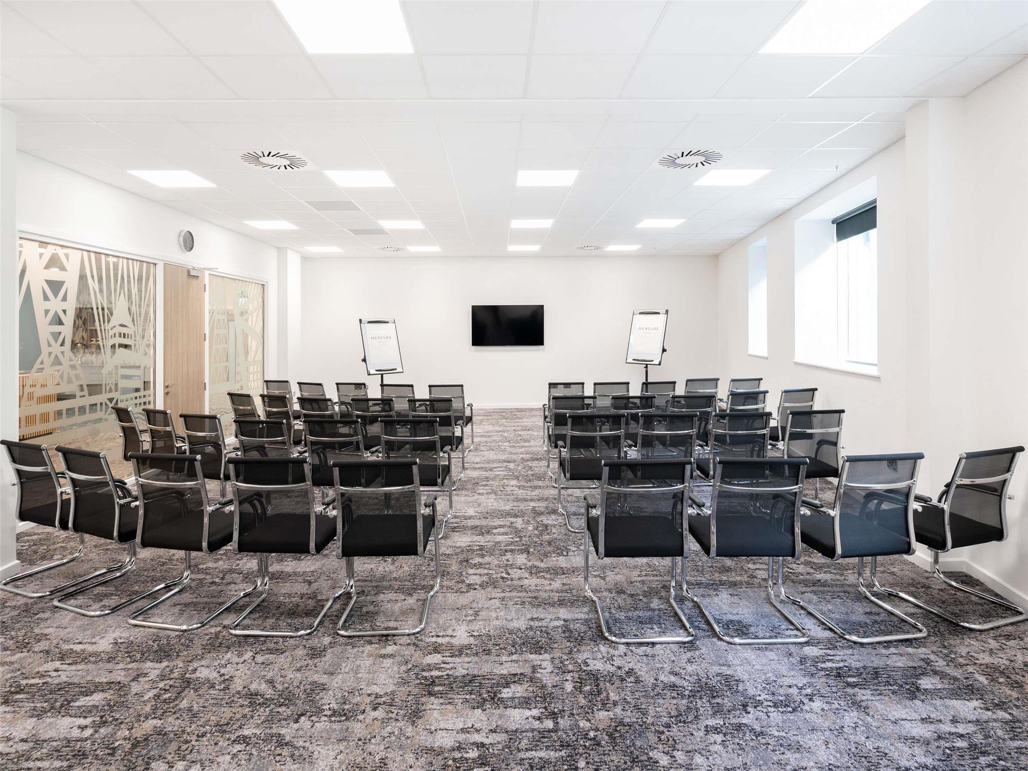 Mercure Newport 2