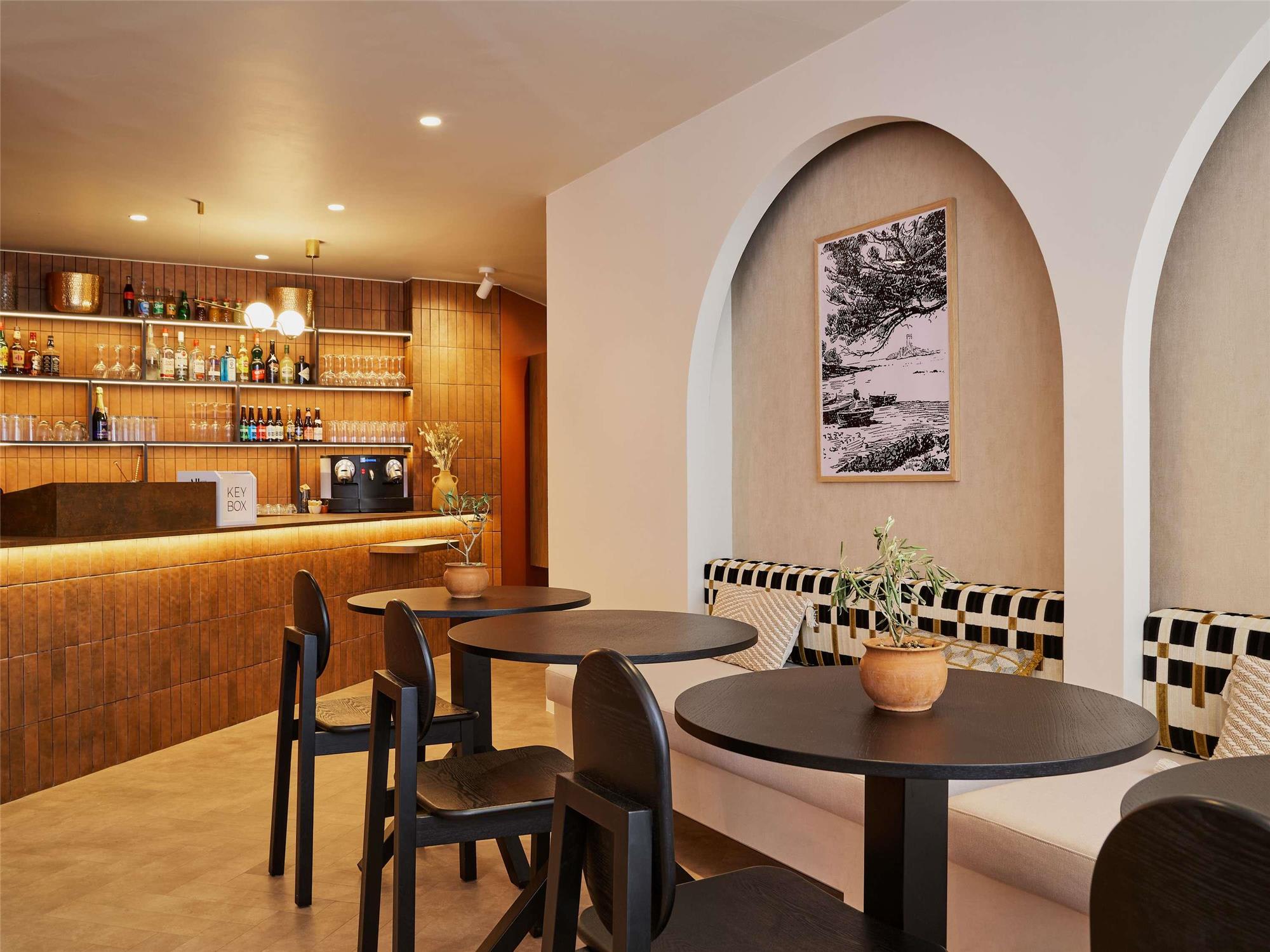 Mercure Saint Raphael Centre Plage 2